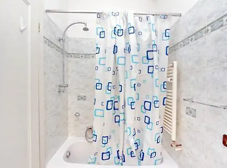And فندق مبيت وإفطار
